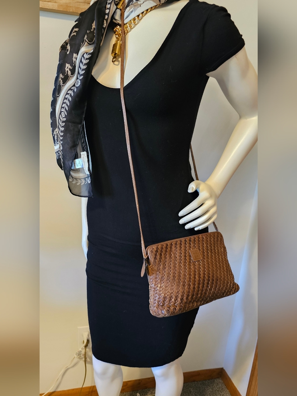 Fendi Brown Woven Leather Crossbody. Vintage Bag With COA - Picture 11 of 16